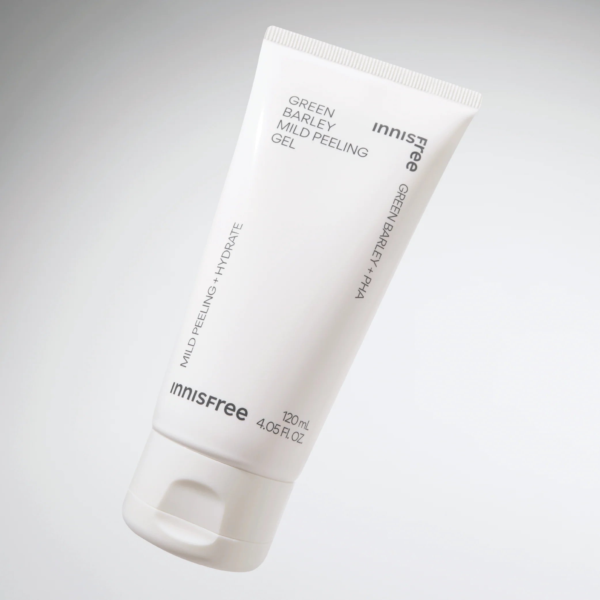 INNISFREE Green Barley Mild Peeling Gel 120ml de la marque Innisfree sur fond clair, tube de peeling visage.