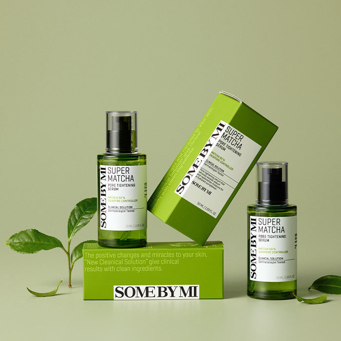 SOME BY MI Super Matcha Pore Tightening Serum 50ml de la marque SOME BY MI, flacons verts sur fond clair