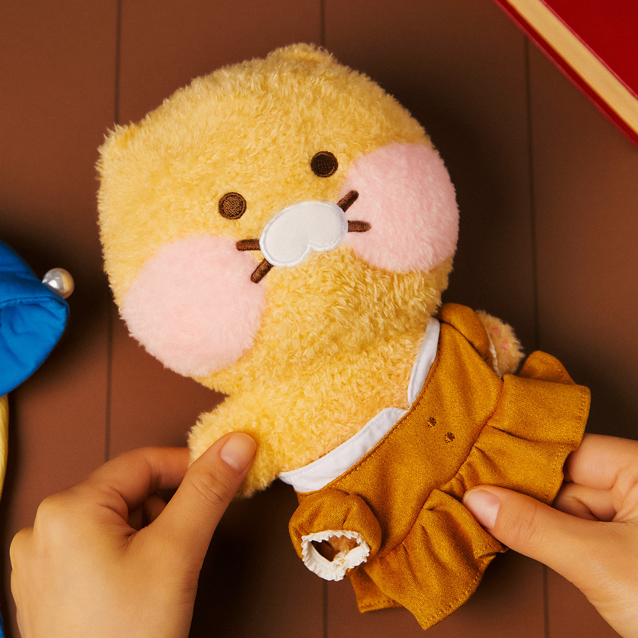 KAKAO FRIENDS - (OOTD) Peluche Boucles d'Oreilles