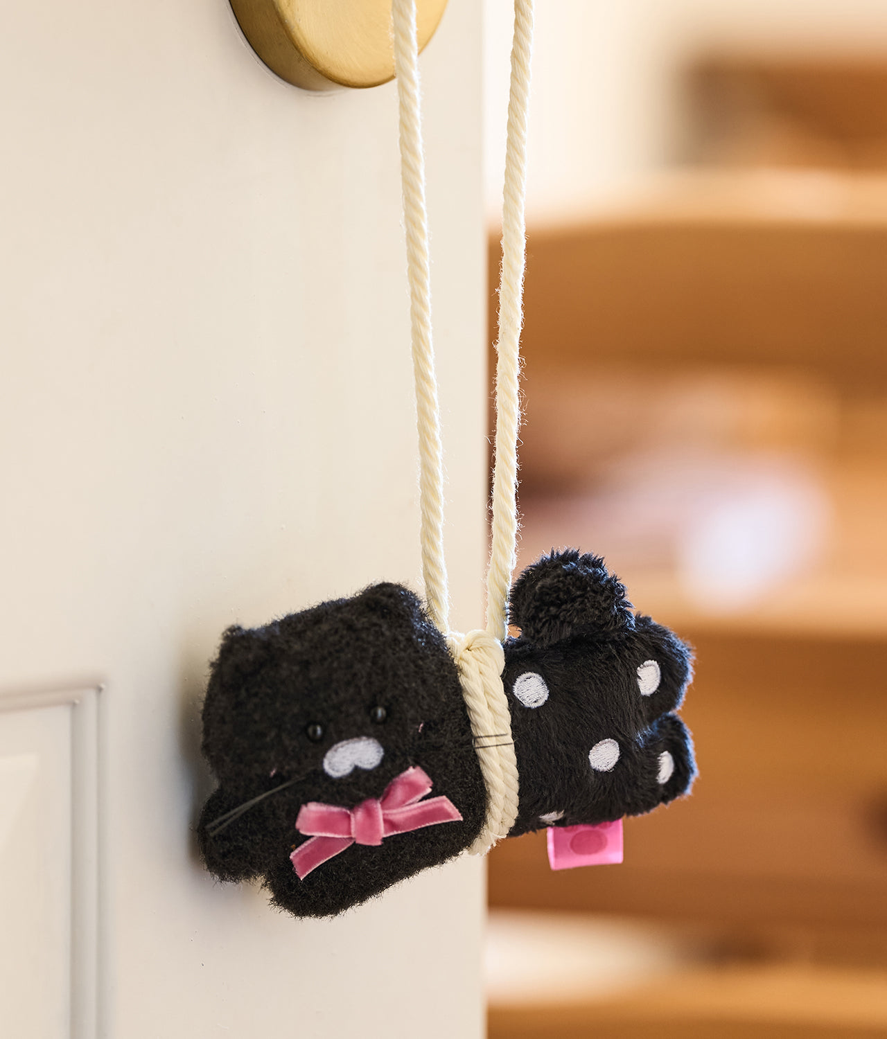 KAKAO FRIENDS - Noir Peluche Chunsik - Detail 3