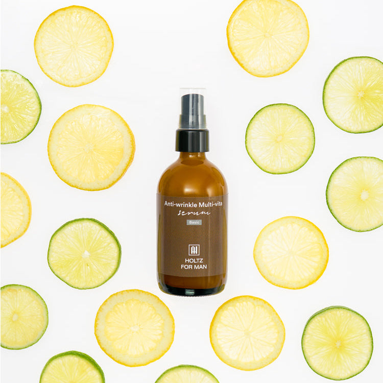 ANNA HOLTZ For Men Homme Men's Cosmetics Multivitamin Serum Essence 100ml : flacon sérum sur fond citrons verts.