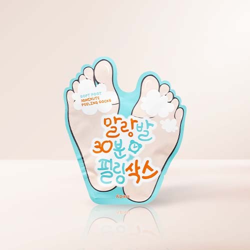 A'PIEU Soft Foot 30 Minutes Peeling Socks de la marque A'PIEU, chaussettes exfoliantes sur fond clair, visuel produit