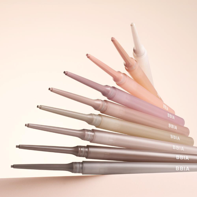 BBIA Pia Nude Slim Eyeliner 9 Colors, crayons yeux nude, sur fond clair, marque BBIA, visuel de 9 teintes.
