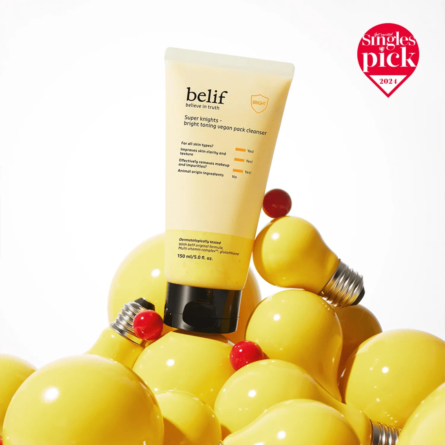 BELIF Super Knights bright Toning Vegan Pack Cleanser 150ml, flacon belif sur fond blanc avec décor citrons jaunes.