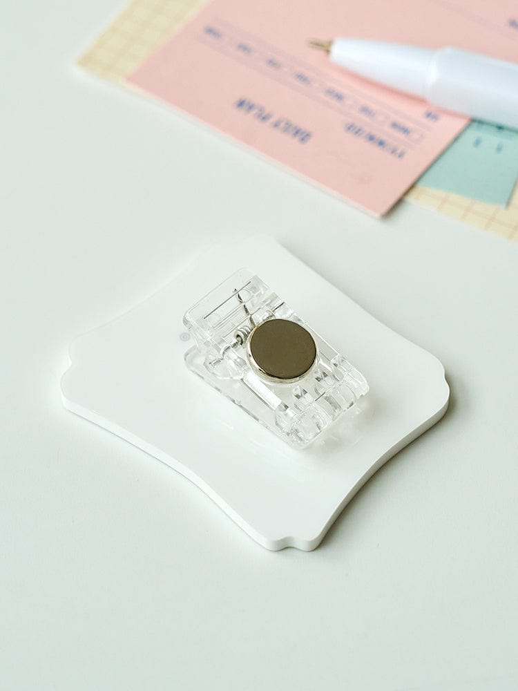 BT21 ACRYLIC MAGNETIC CLIP NEW YORK CITY EDITION : clip magnétique acrylique sur carte, design BT21, LINE FRIENDS