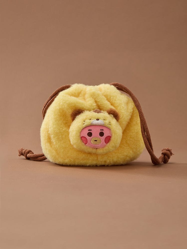 BT21 BABY MORE FLUFFY FACE PLUSH STRING POUCH, peluche More moelleuse avec visage, marque BT21, fond uni beige.