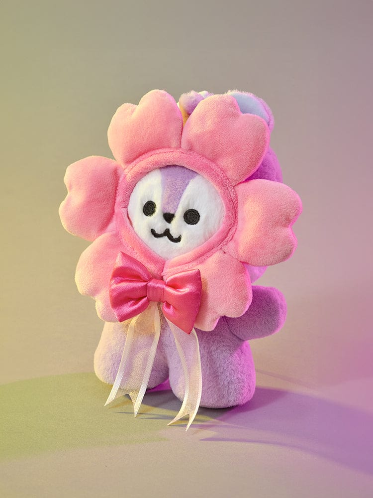 BT21 Born to Dance Closet Accessory Set (Wreath) : peluche fleur violette LINE FRIENDS/BTS, ruban rose, photo en studio pastel.