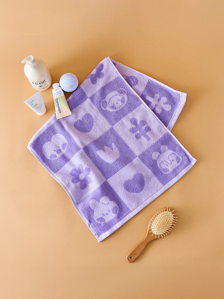 BT21 FACE TOWEL GIFT SET (2PCS) DAILY BASIC : serviettes violettes LINE FRIENDS BTS, ensemble kawaii sur fond beige
