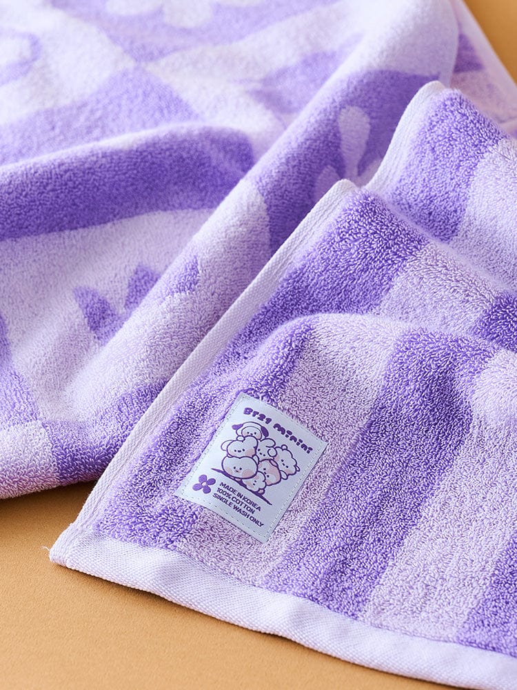 BT21 FACE TOWEL GIFT SET (2PCS) DAILY BASIC, serviettes violettes LINE FRIENDS, design kawaii BTS, gros plan tissu.