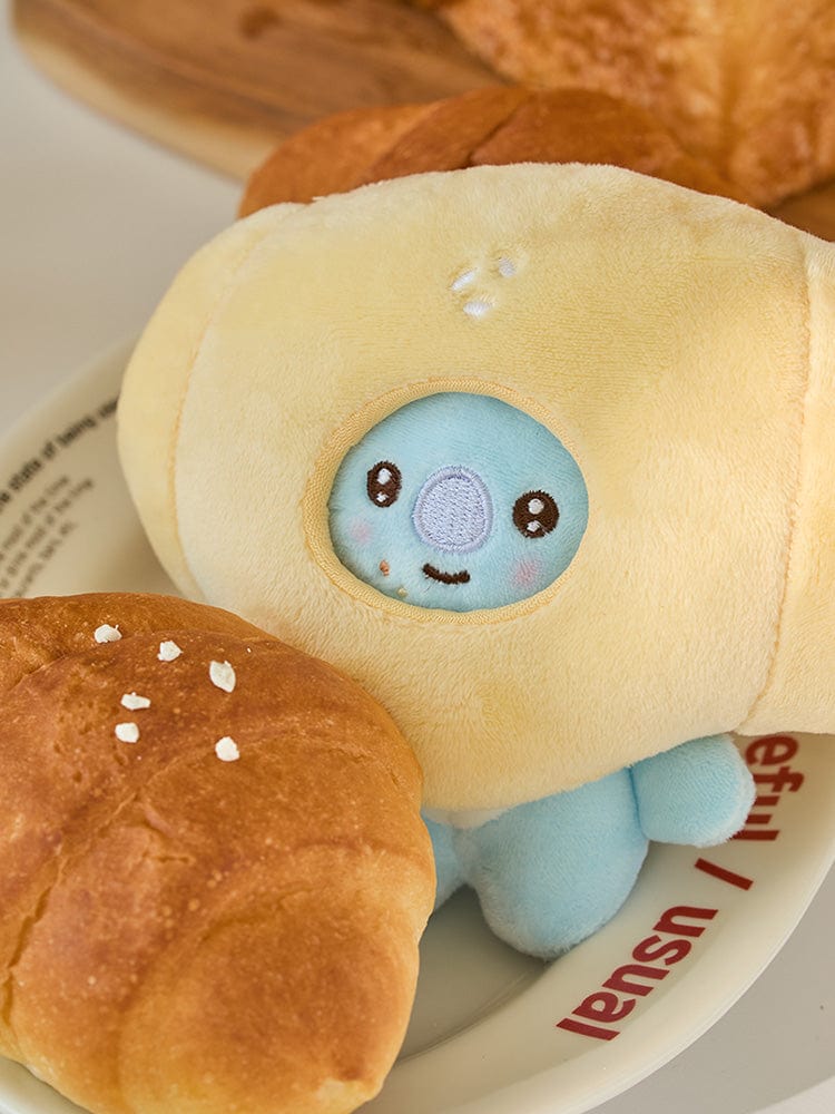 BT21 KOYA BABY COSTUME PLUSH DOLL BAKERY SHOP : peluche KOYA koala en cuisine, douce et décorative sur assiette