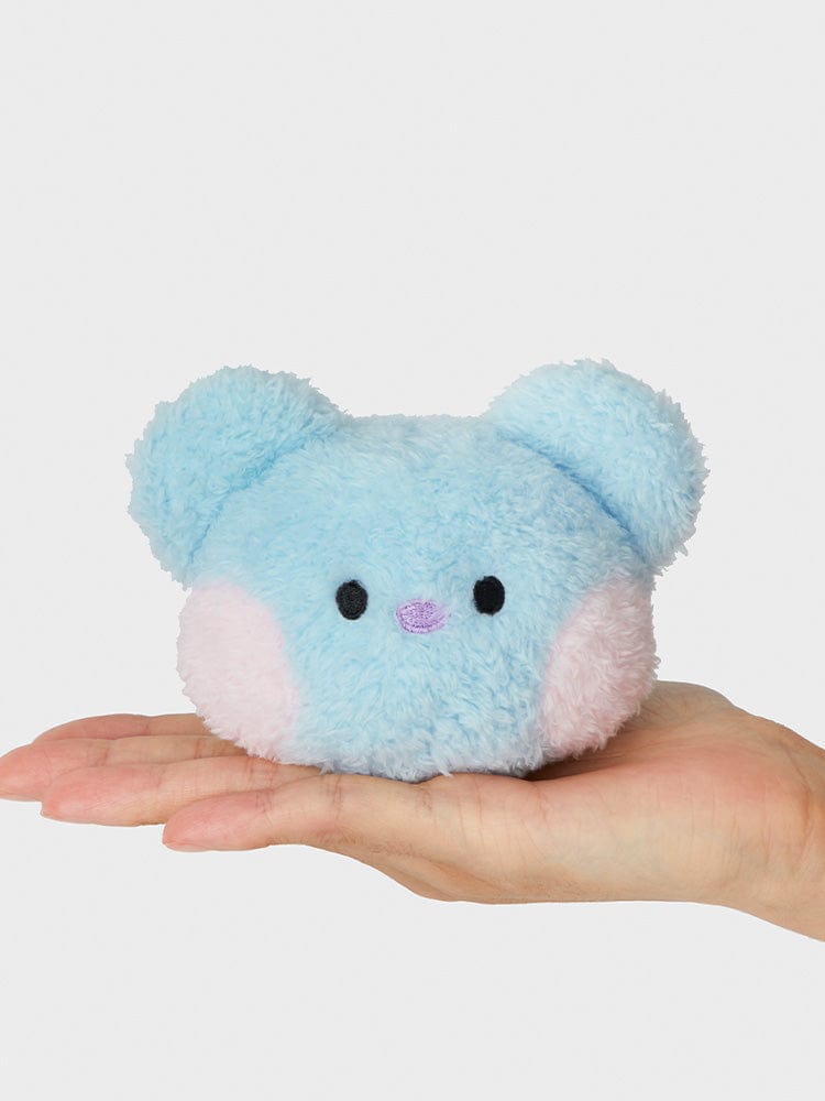 BT21 KOYA minini HANDHELD MIRROR GLITTER EDITION, peluche KOYA bleue sur main, style mini arrondi, fond clair.