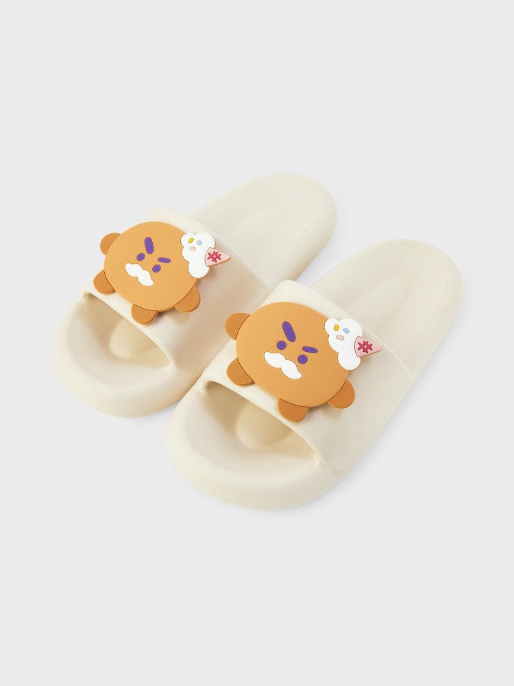 BT21 SHOOKY SLIPPERS ON THE CLOUD EDITION : chaussons officiels LINE FRIENDS en forme de nuages, design SHOOKY kawaii.