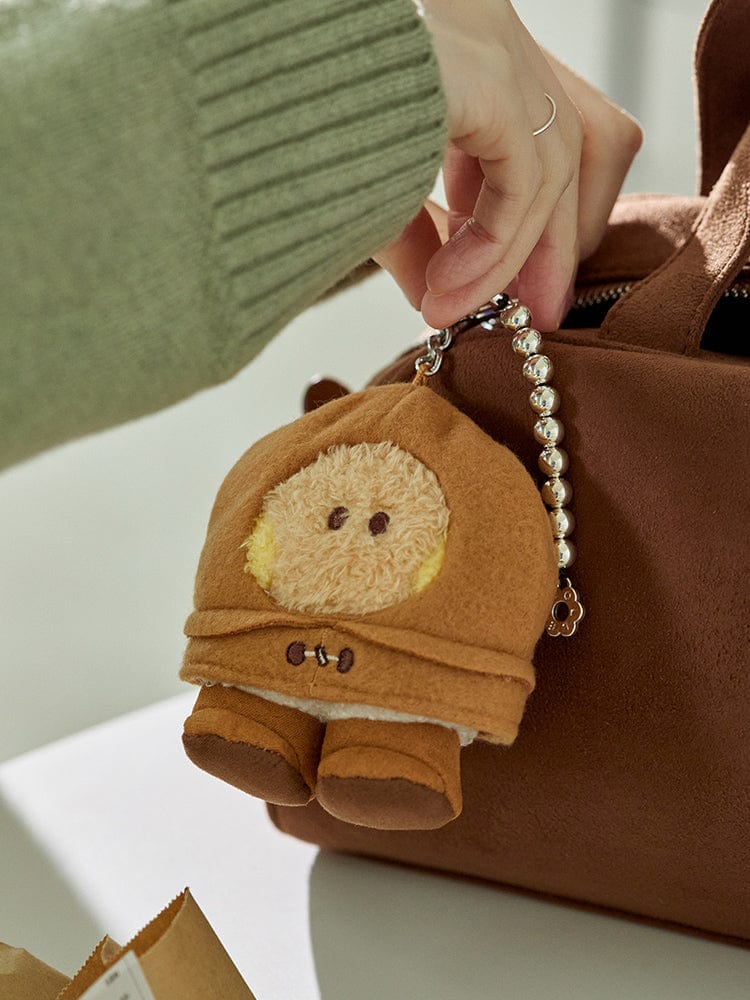 BT21 SHOOKY minini DOLL KEYRING BOOTS EDITION, porte-clés officiel SHOOKY sur sac, détail pompon et chaîne billes