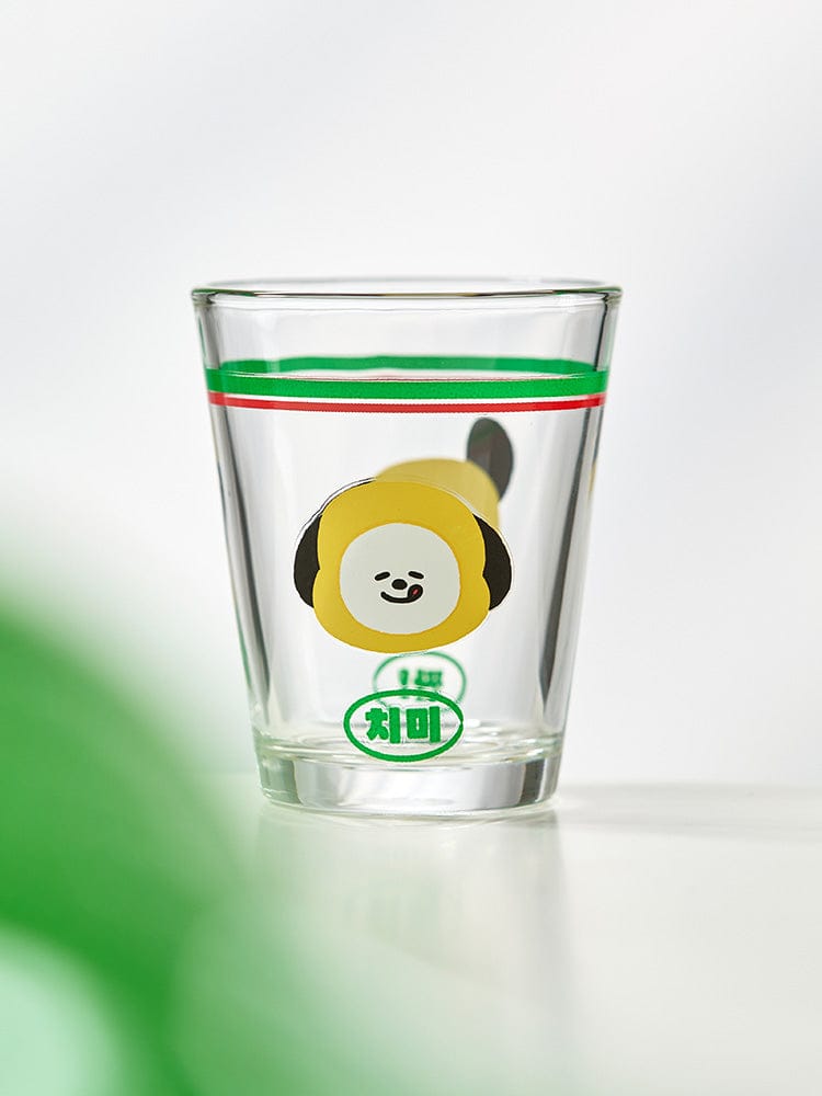 BT21 SOJU SHOT GLASS SOUVENIR, verre shot officiel LINE FRIENDS avec motif chimmy sur fond blanc