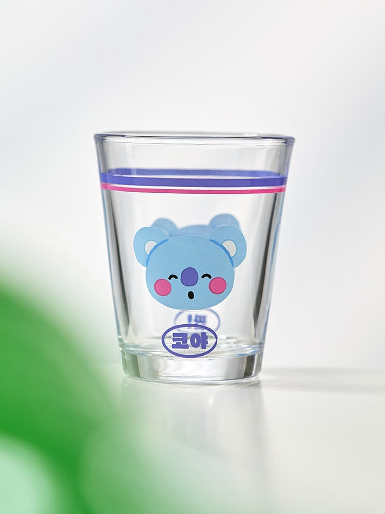 BT21 SOJU SHOT GLASS SOUVENIR officiel LINE FRIENDS : verre shot avec personnage BT21 sur fond clair