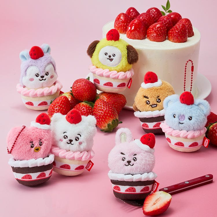 BT21 Strawberry Party Strawberry Tart Doll Keychain : keychains en mini pâtisseries avec fraises, décor rose.