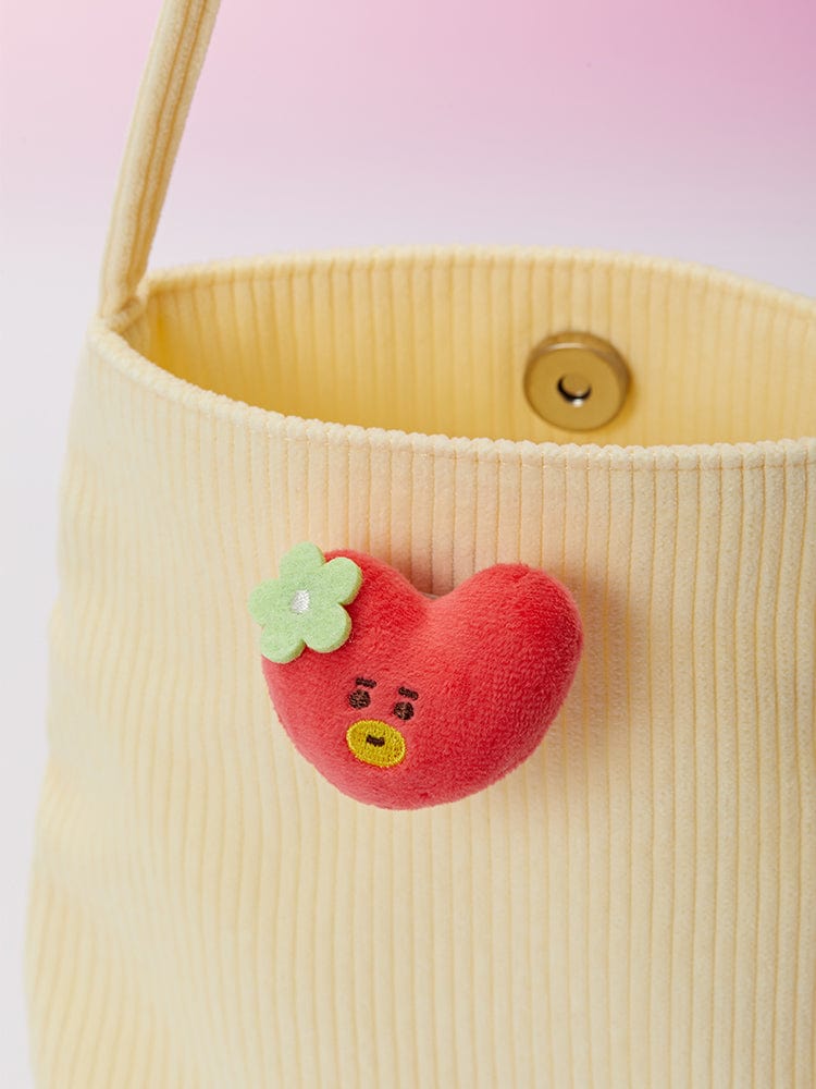 BT21 TATA MINI CORDUROY CROSSBODY BAG SPRING DAYS LINE FRIENDS : pochettes en corduroy crème avec TATA rouge en détail