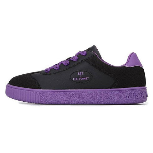 BTS x The Planet Oneil Shoes - Black (HSBTS013-199), chaussures noires et violettes, détail sur fond blanc, BTS x The Planet