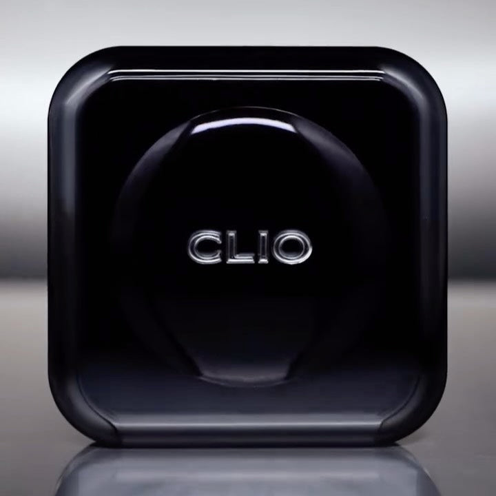 CLIO Kill Cover Founwear Cushion Set (Products+Refill) de CLIO, boîte noire sur fond gris, produit maquillage