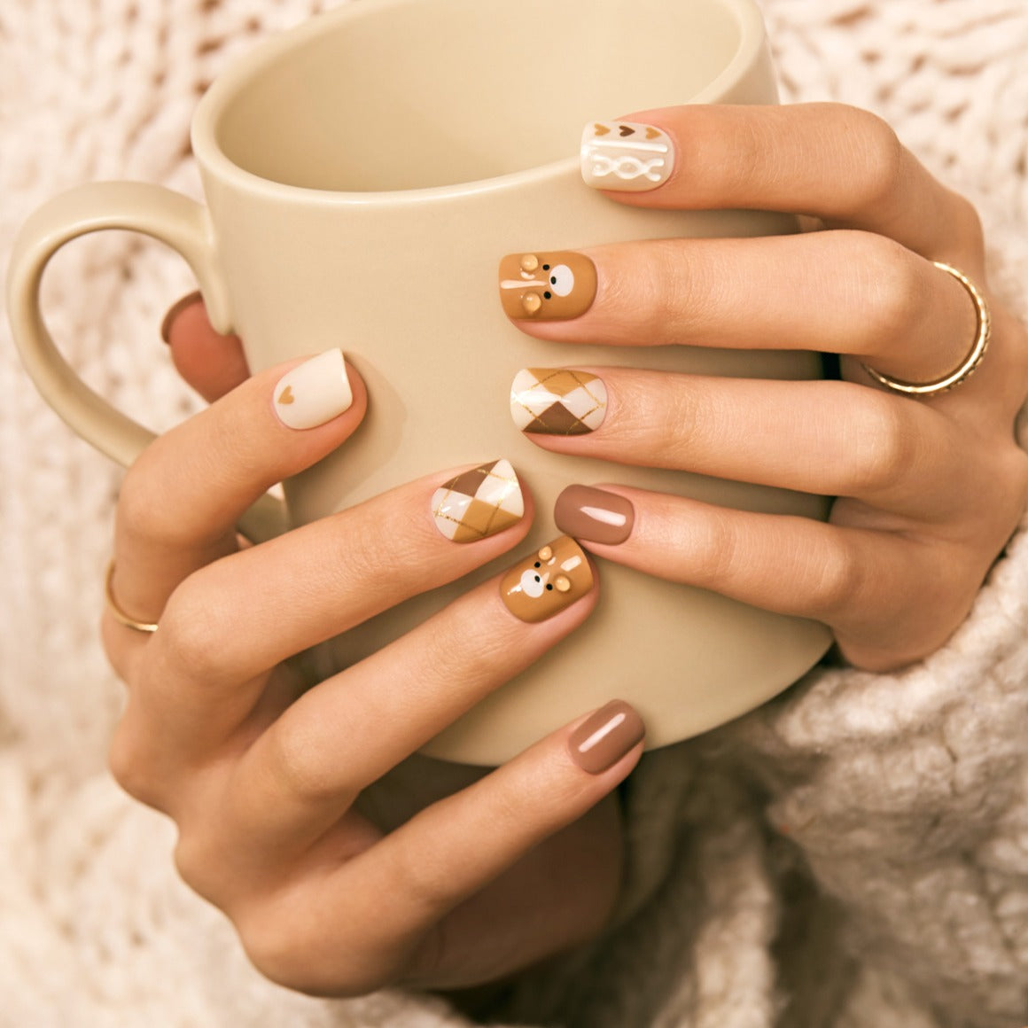 DASHING DIVA MAGIC PRESS Knit Bear - Short Square disponible sur Ma petite Coree, ton Eshop 100% K-beauty en direct de Seoul