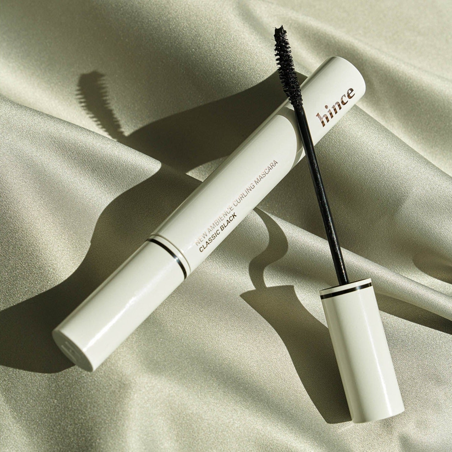 HINCE New Ambience Curling Mascara disponible sur Ma petite Coree, ton Eshop 100% K-beauty en direct de Seoul