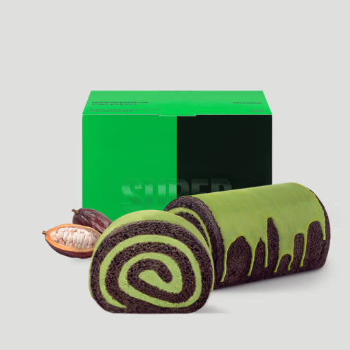 HIT THE TEA Super Matcha Black Roll Cake Gluten-Free : gâteau roulé matcha noir sans gluten, photo sur fond clair.