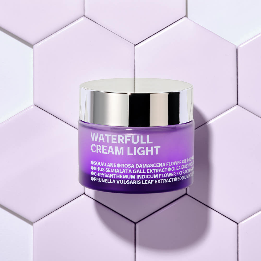 ISОI Waterful Cream Light 50ml, pot crème léger ISOI sur fond géométrique violet et blanc, visuel produit