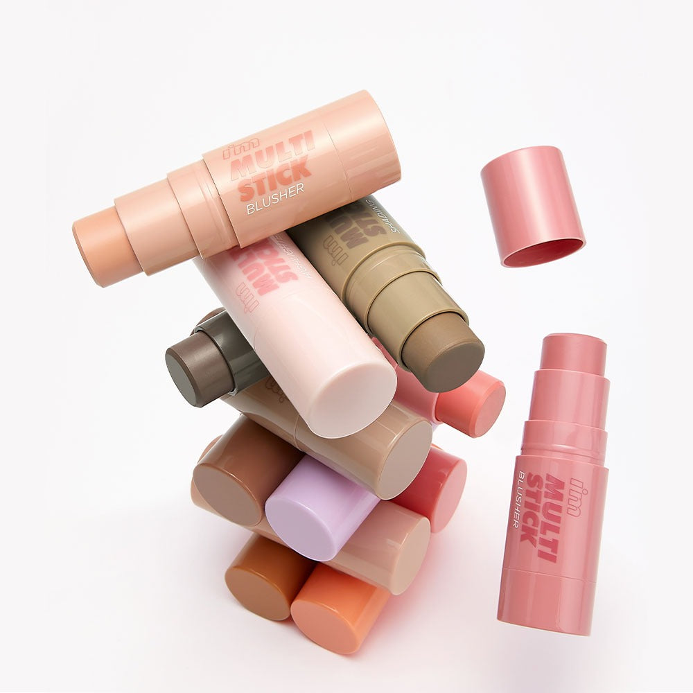 Stack de I'M MEME Multi Stick (Shading/Highlighter/Blusher) dans diverses nuances.