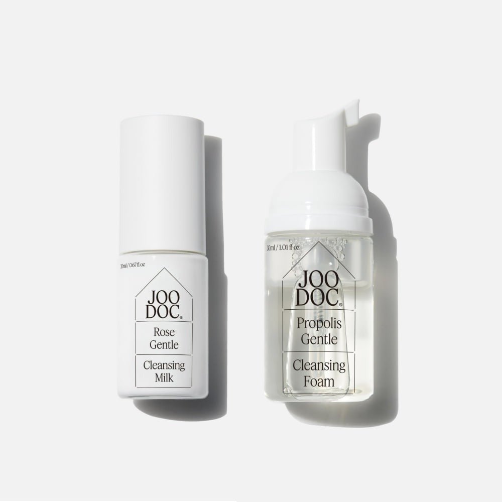 JOODOC Cleansing Travel Kit 20ml+30ml : flacons de nettoyants en contexte blanc, marque JOODOC en vue.