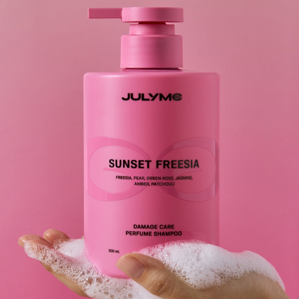 JULYME Damage Care Perfume Hair Shampoo 500ml, flacon rose avec mousse, soin capillaire parfumé Sunset Freesia.