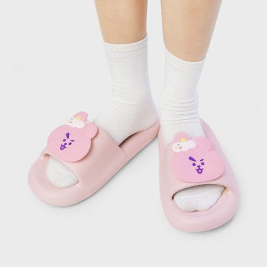LINE FRIENDS BT21 On The Cloud Edition Slippers disponible sur Ma petite Coree, ton Eshop 100% K-beauty en direct de Seoul