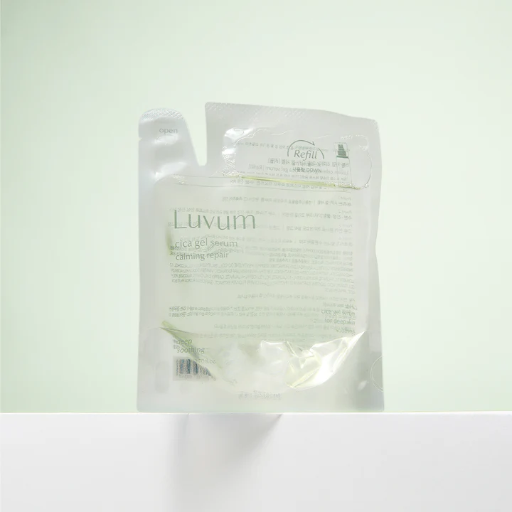 LUVUM Calming Repair Cica Gel Serum Refill 80ml, recharges en poche, produit de la marque Luvum, visuel fond clair.