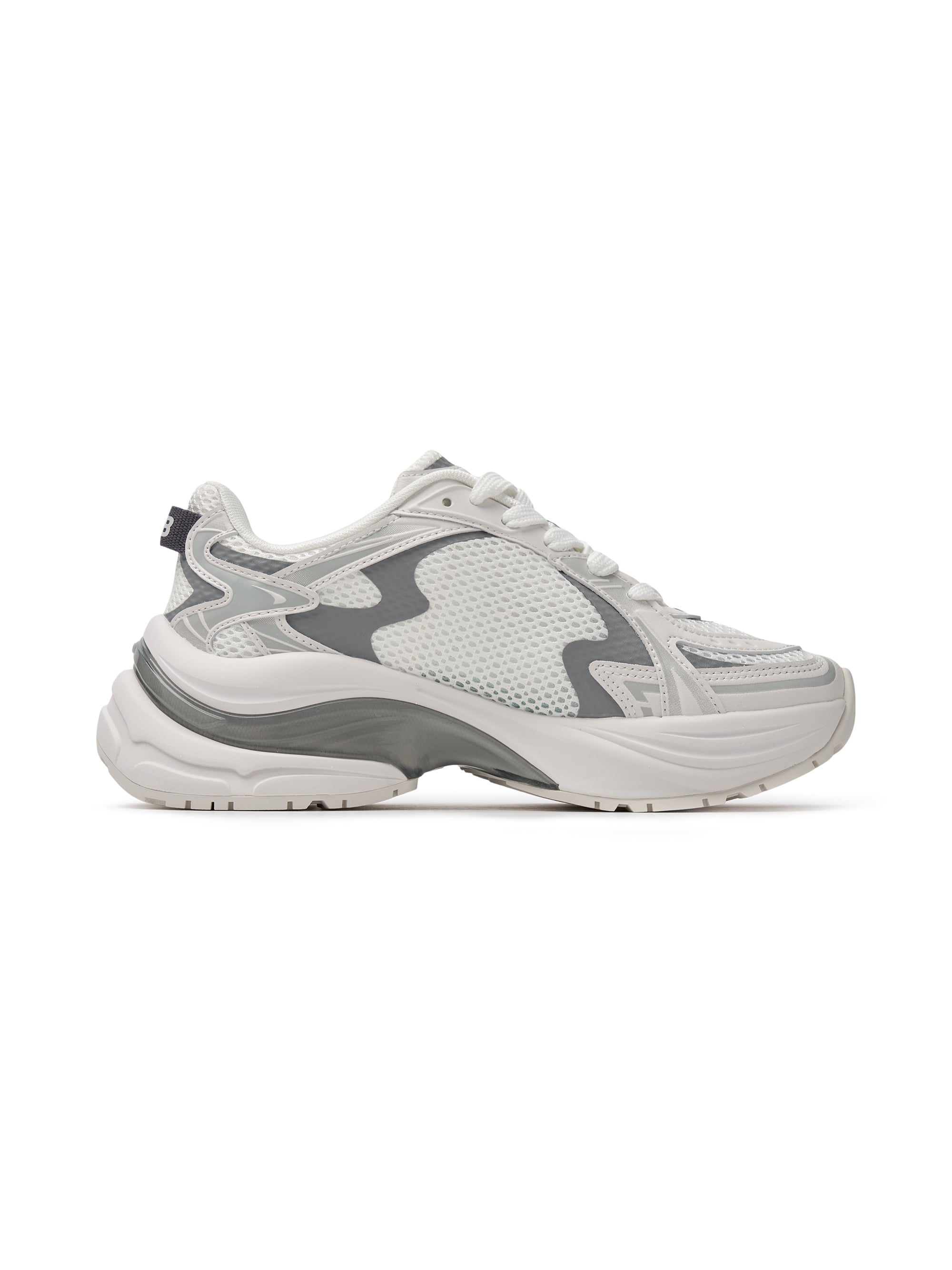 MLB Curve Runner New York Yankees WHITE : baskets blanches de la marque MLB, vue de côté sur fond clair.