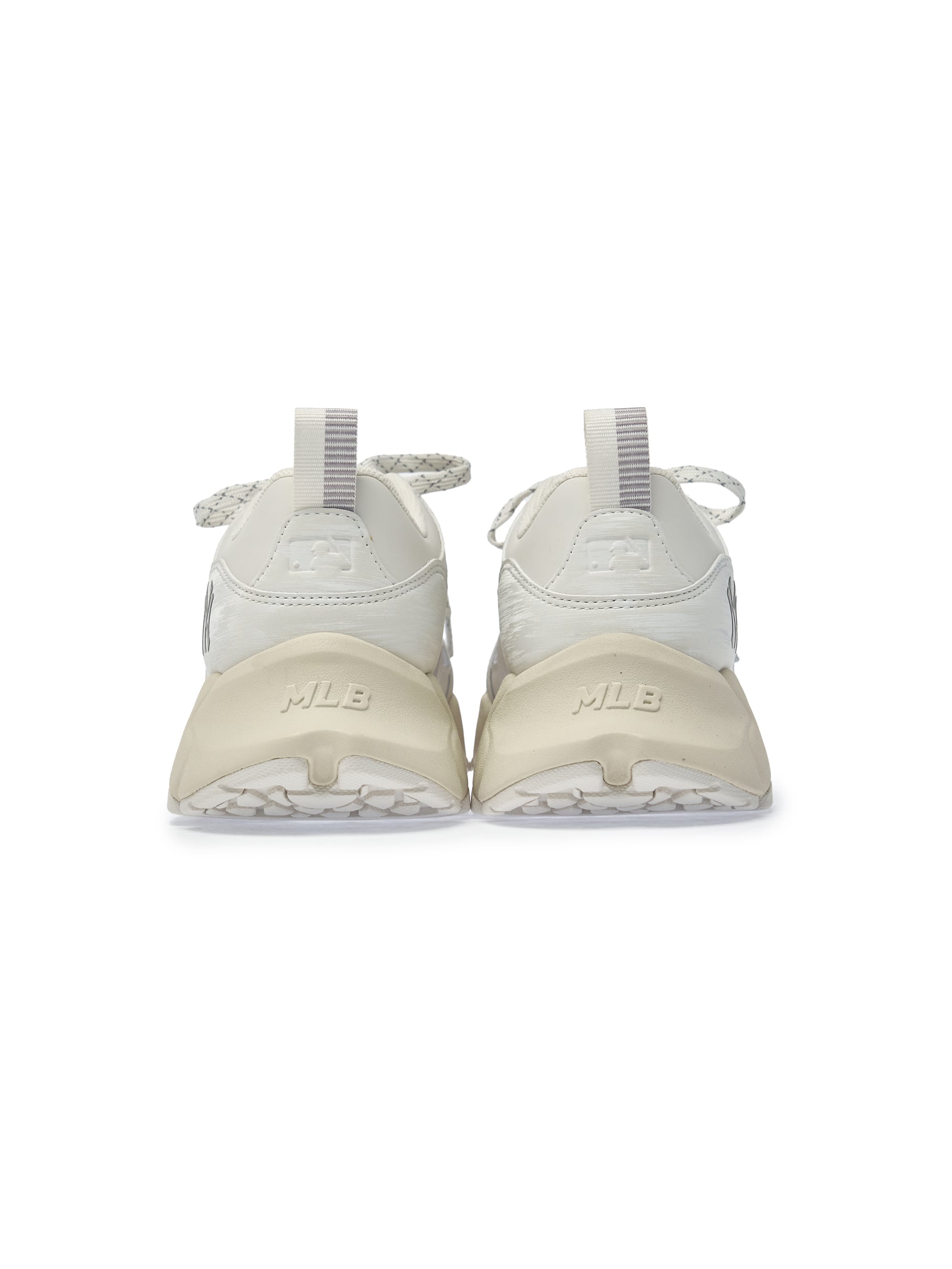 MLB Pastry Runner Mask New York Yankees CREAM : chaussures MLB crème devant fond blanc, style runner New York Yankees.