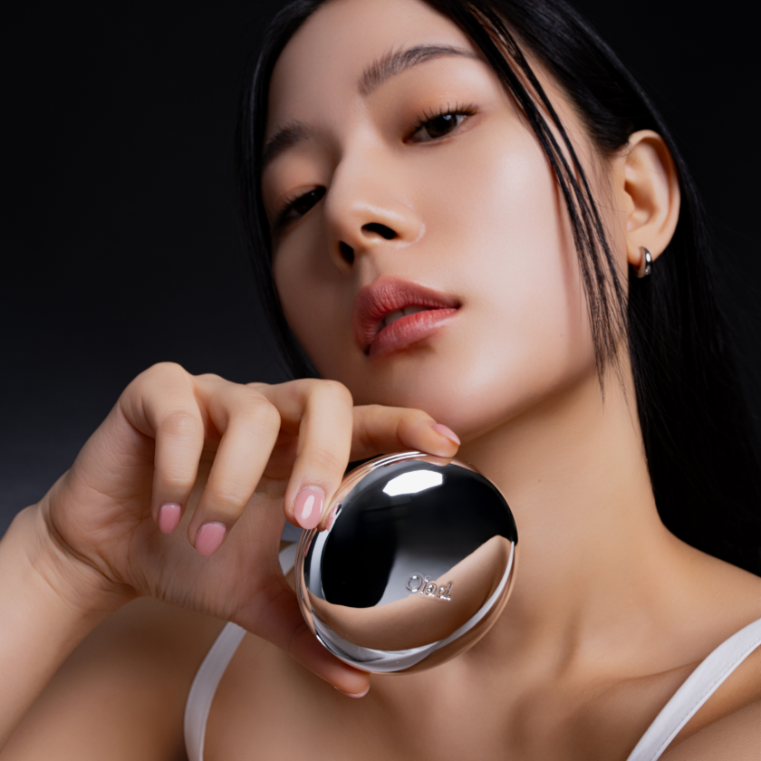 OIAD Pore Perfecting Mirror Moon Cushion