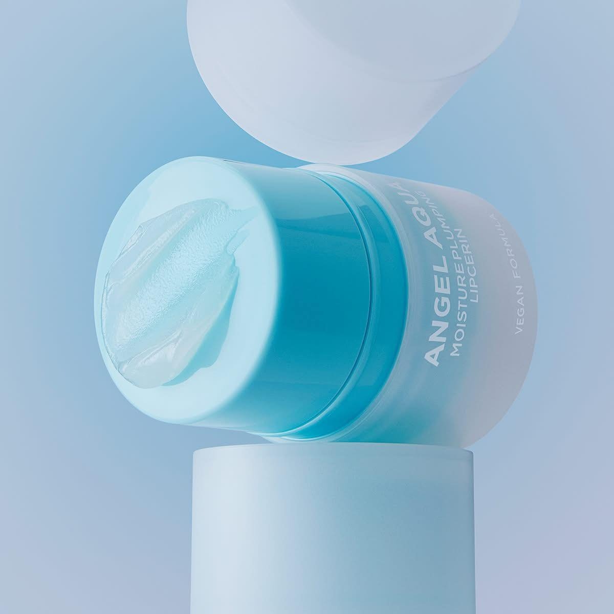 PASSION&BEYOND Angel Aqua Moisture Plumping Lipcarin 15ml, hydratation intense pour lèvres, formule vegan, bleu élégant.