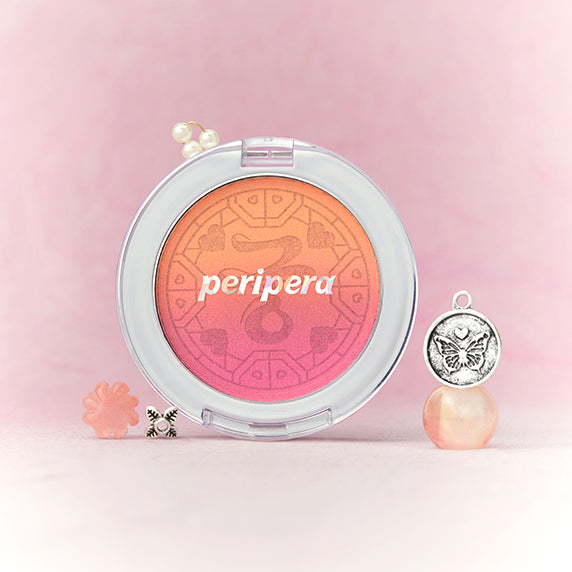 PERIPERA Clearly Tinted Custom Cheek, blush teinté, miroir en palette sur fond rose pastel, style maquillage