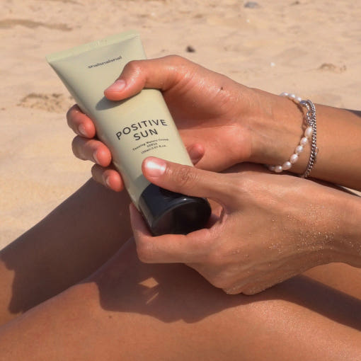 SHAISHAISHAI Positive Sun Tanning Watery Cream SPF22 50ml disponible sur Ma petite Coree, ton Eshop 100% K-beauty en direct de Seoul