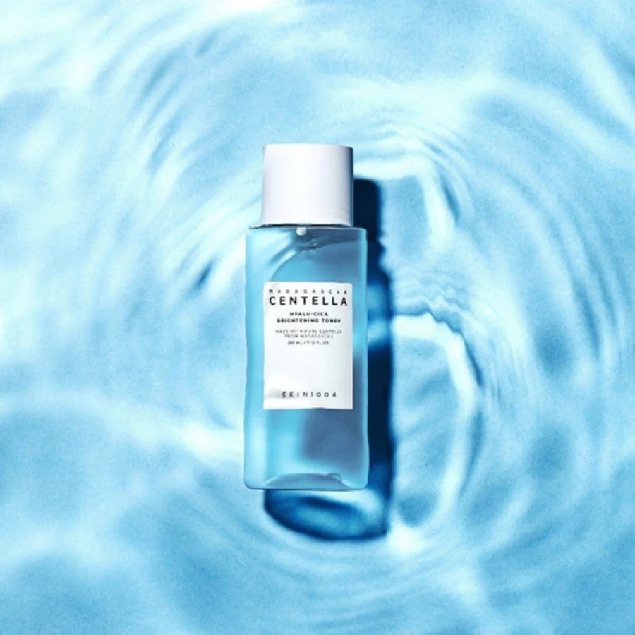 SKIN1004 Madagascar Centella Hyalu-Cica Radiance Toner 210ml
