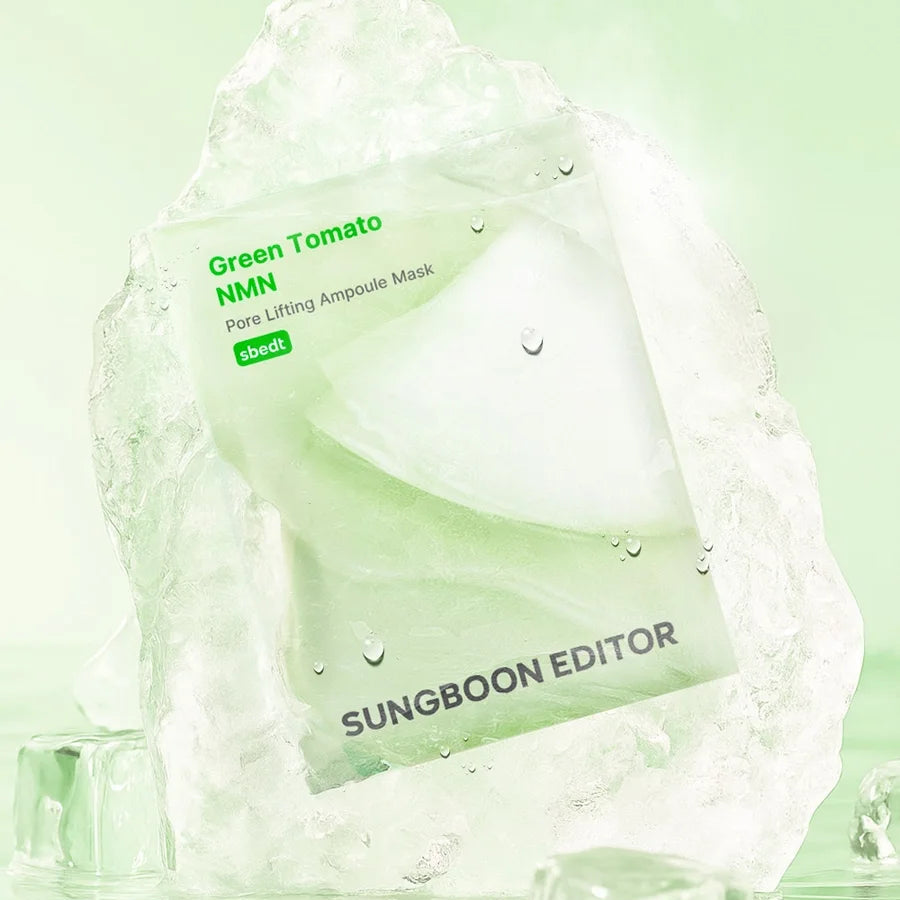 SUNGBOON EDITOR Green Tomato NMN Pore Lifting Ampoule Mask, masque en tissu vert sur fond glacé, marque SUNGBOON EDITOR