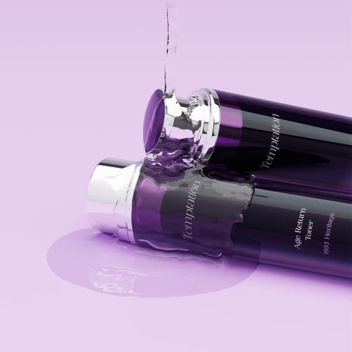 THE SAEM Temptation Age Return Toner 130ml, flacon violet sur fond violet, marque THE SAEM en contexte beauté