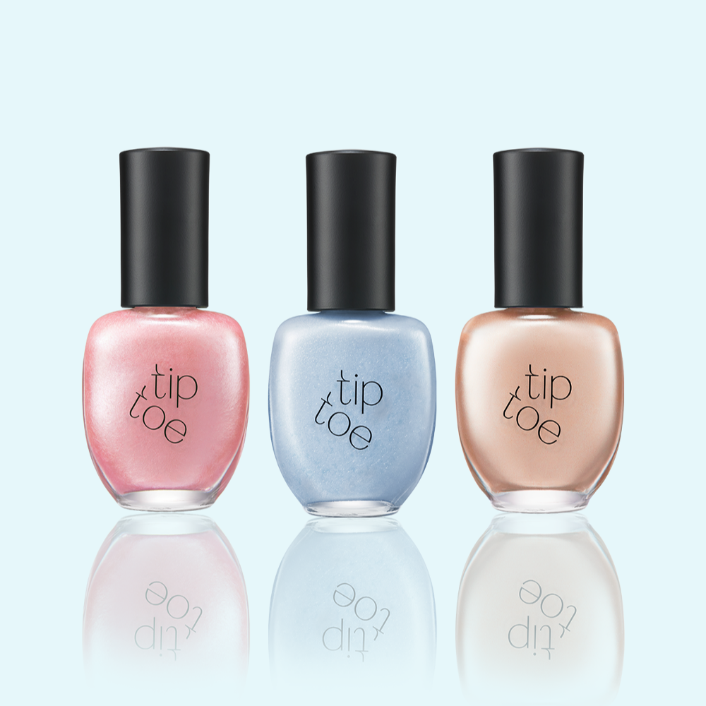 Trois bouteilles de vernis TIP TOE Matte Glitter Nail Polish en différentes couleurs.
