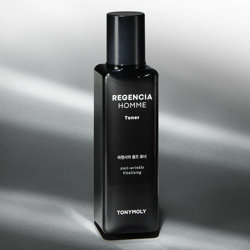 TONYMOLY Regencia Homme Toner 150ml : flacon noir sur fond clair, image produit TONYMOLY pour routine visage homme.