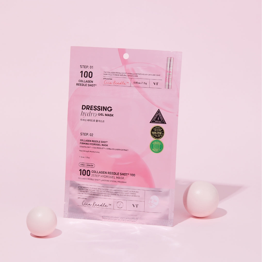VT COSMETIC Collagen Riddle Shot 100 2-Step Hydrogel Mask (4 sheets) emballage rose sur fond rose avec boules blanches.