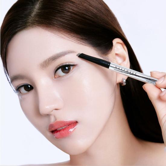 WAKEMAKE Natural Hard Brow Pencil disponible sur Ma petite Coree, ton Eshop 100% K-beauty en direct de Seoul