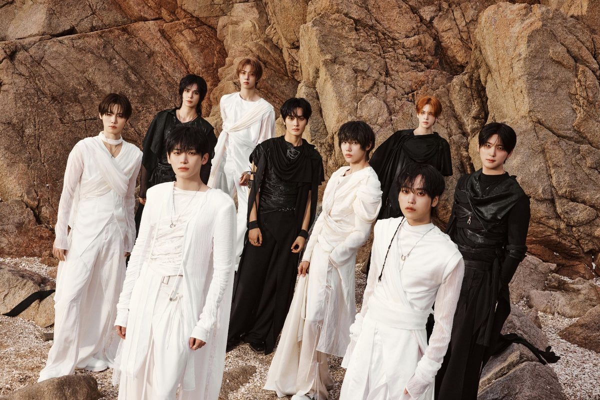 CRAVITY : Serim, Allen, Jungmo, Woobin, Wonjin, Minhee, Hyeongjun, Taeyoung et Seongmin