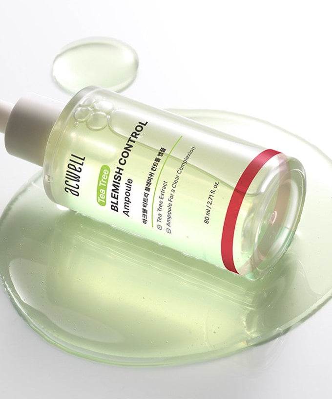 Flacon de 80ml de l'ACWELL Tea Tree Blemish Control PDRN Ampoule sur fond liquide. Soin pour visage et imperfection.