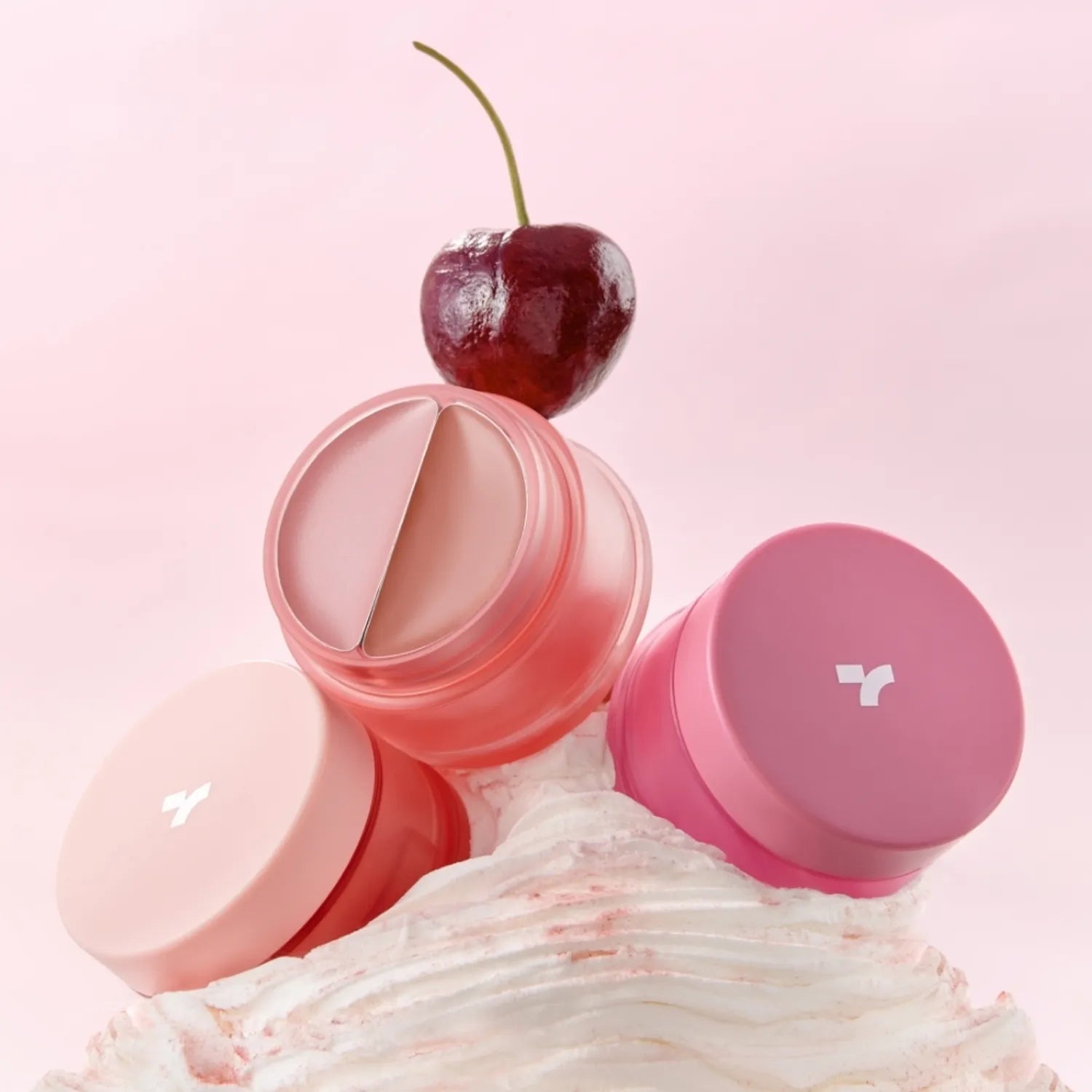 TONY MOLY Cheek Tone Lip & Cheek Duo Balm, baume lèvre et joues TONY MOLY, pots roses sur fond pastel, cerise