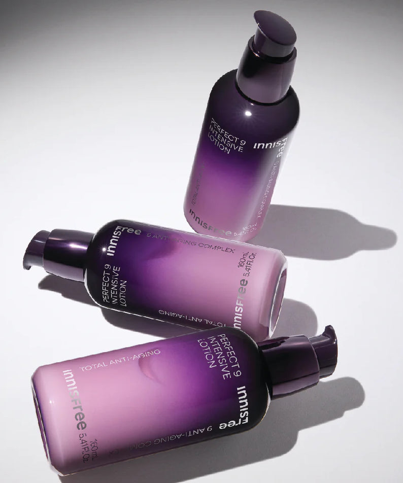 INNISFREE Perfect 9 Intensive Lotion 160ml de la marque Innisfree sur fond clair, bouteilles violettes en contexte beauté.