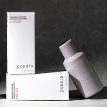 POESÍA Ceramide 3 Liposome Intensive Skin Barrier Cream 48ml en emballage élégant sur fond gris.